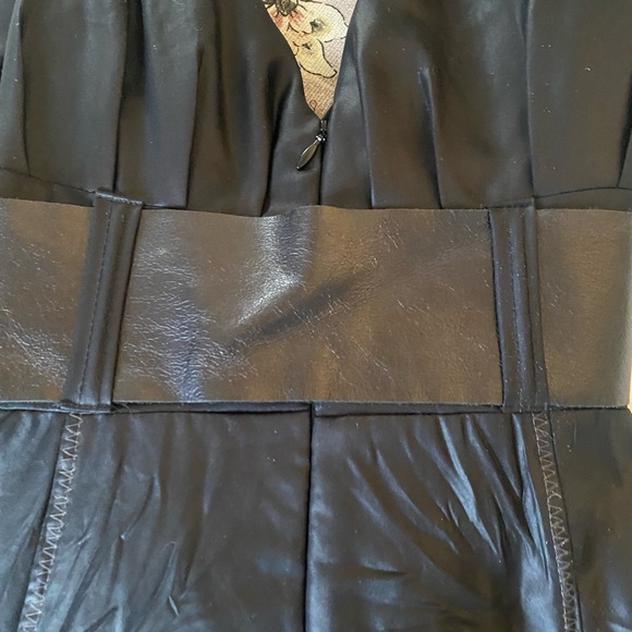 People Like Frank Black Sheath Dress with V-Neck for Cocktail Night Out - Picture 6 of 14